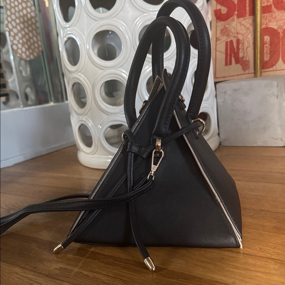 pyramid bag